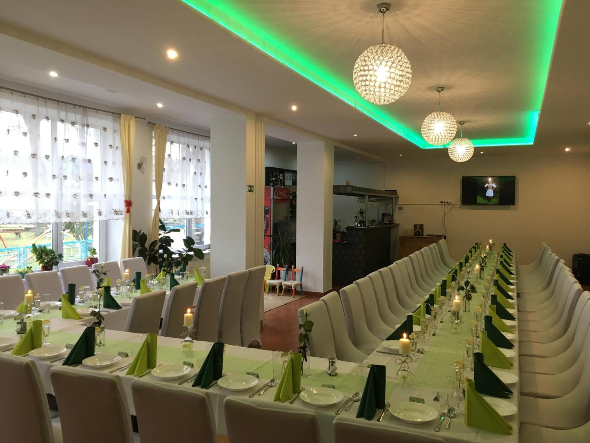 Hotel Gula Батизовце Экстерьер фото