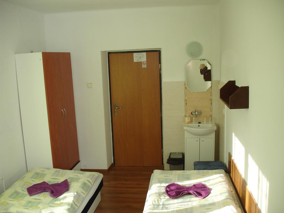 Hotel Gula Батизовце Экстерьер фото