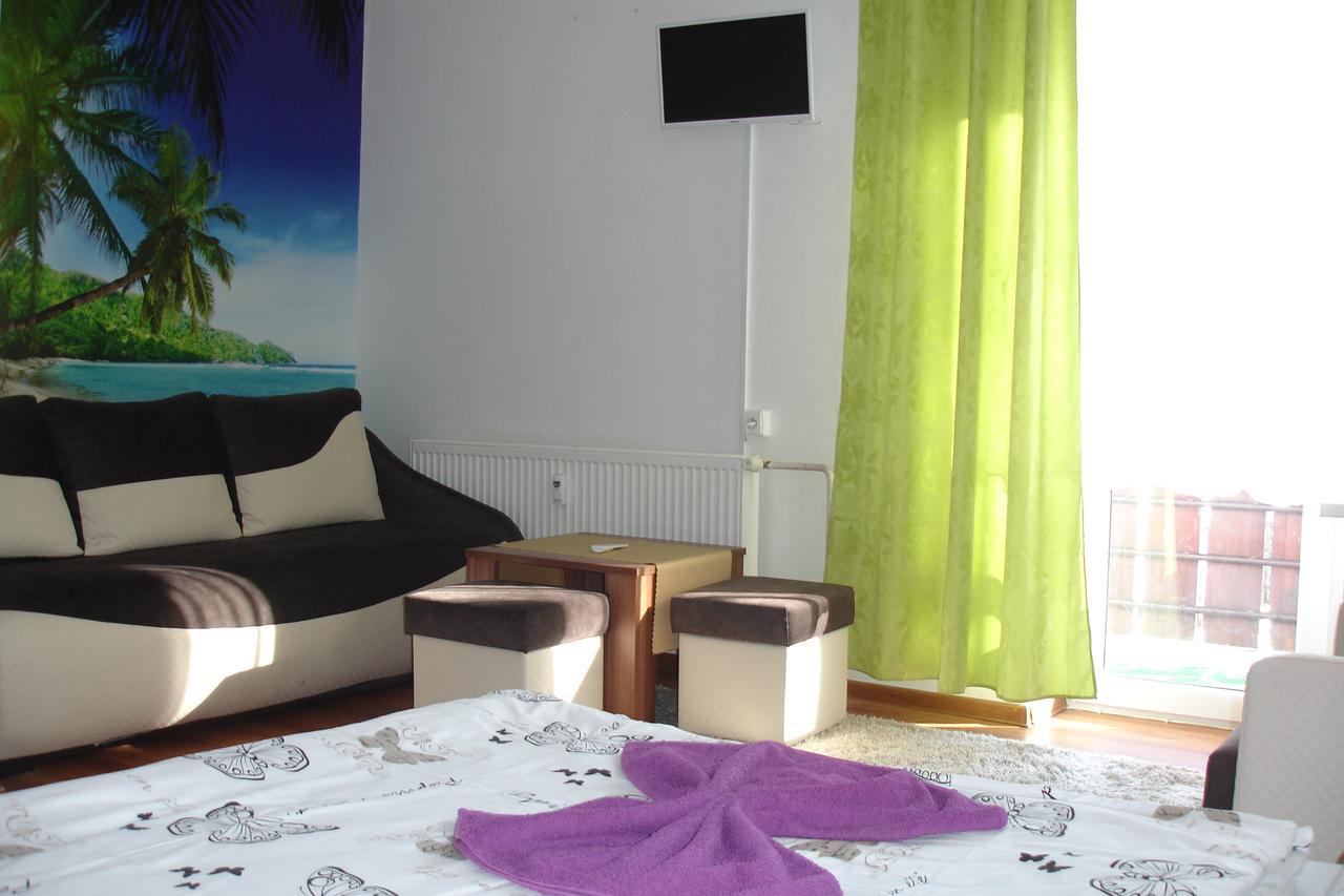 Hotel Gula Батизовце Экстерьер фото