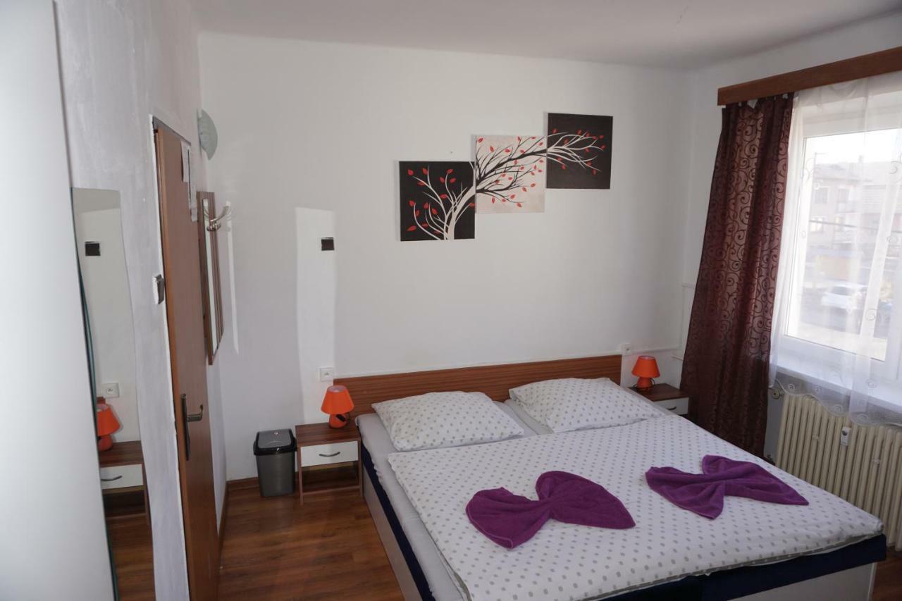 Hotel Gula Батизовце Экстерьер фото