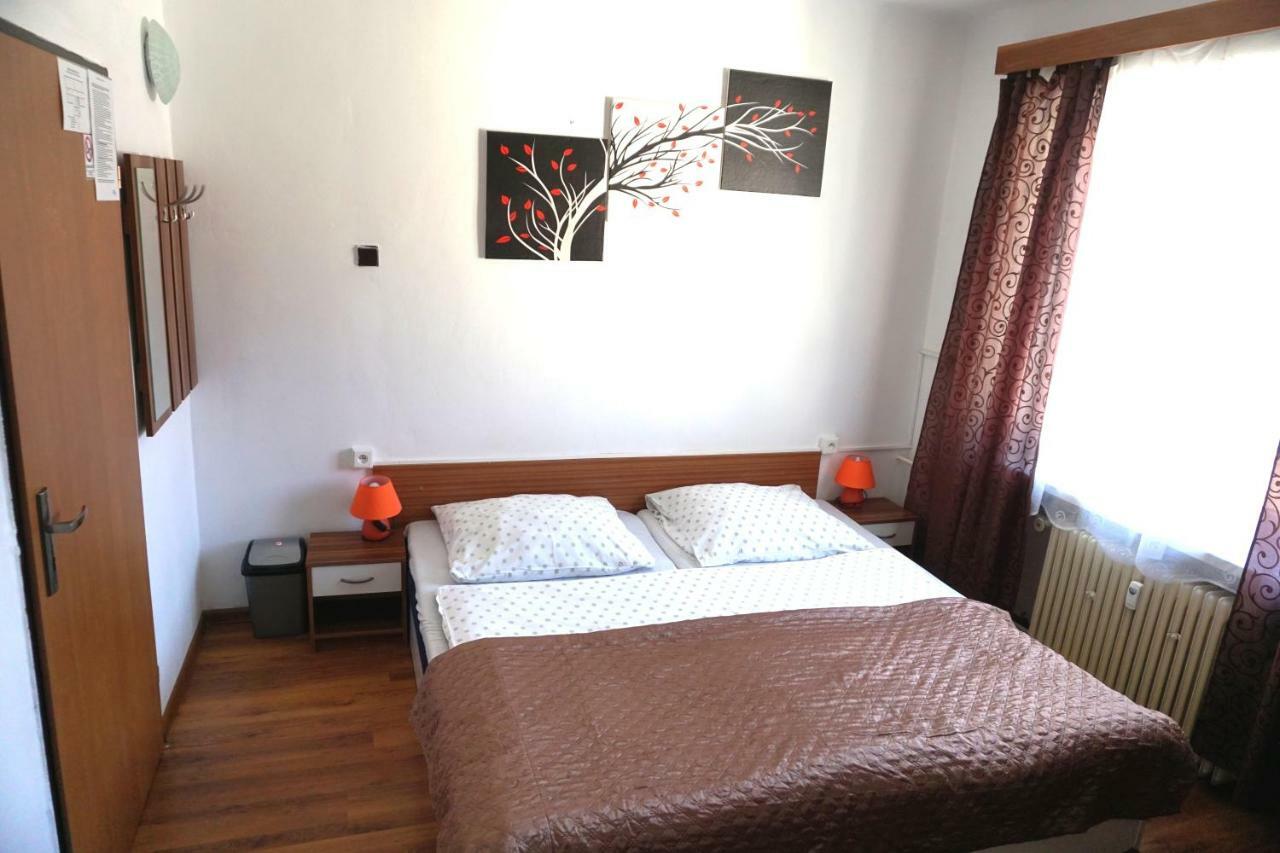 Hotel Gula Батизовце Экстерьер фото