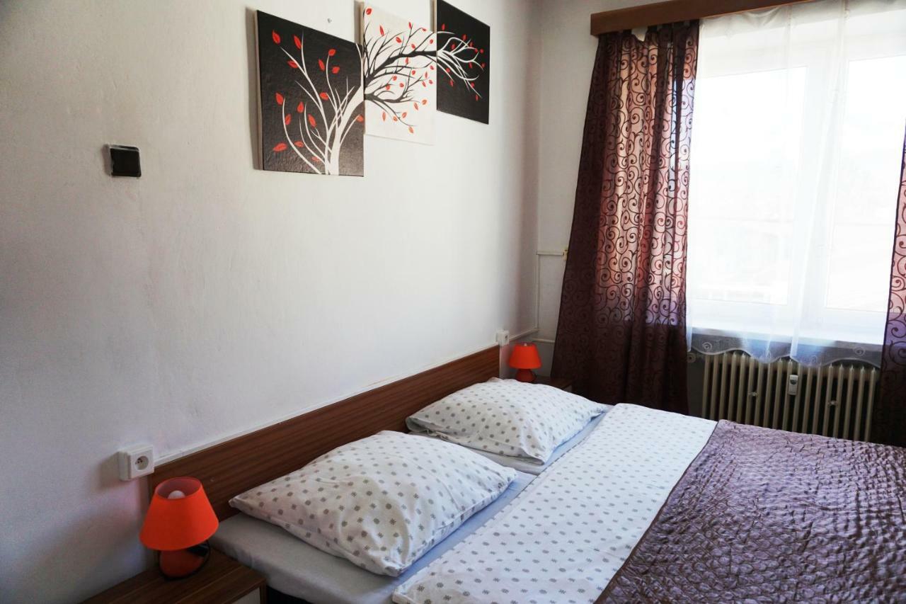 Hotel Gula Батизовце Экстерьер фото