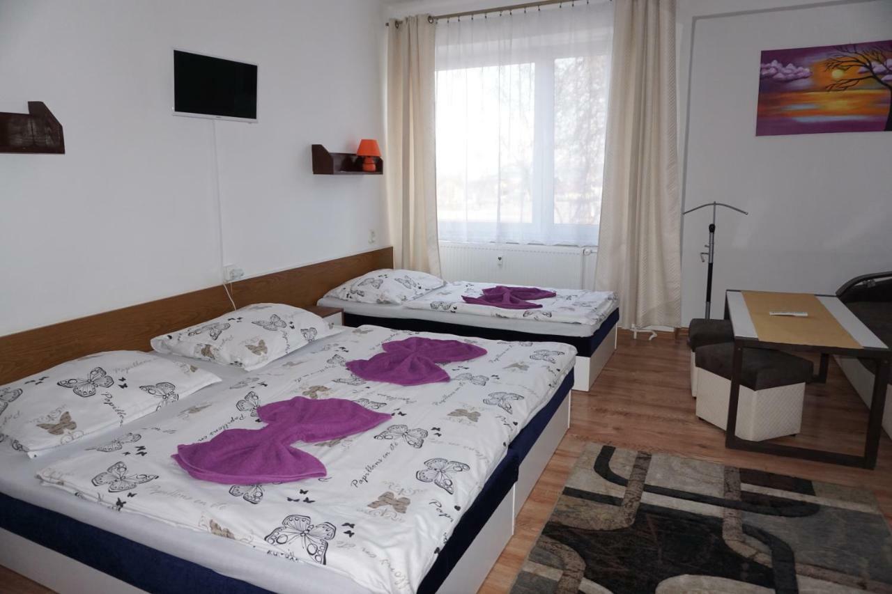 Hotel Gula Батизовце Экстерьер фото