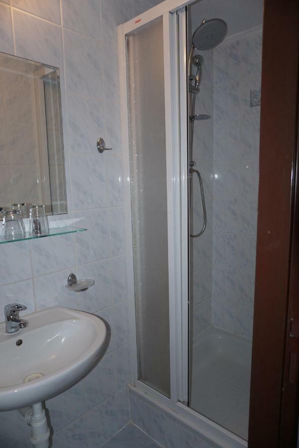Hotel Gula Батизовце Экстерьер фото